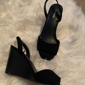 NWOT express wedge